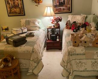 Guest Bedroom Lower Level, Twin Beds, Quilts