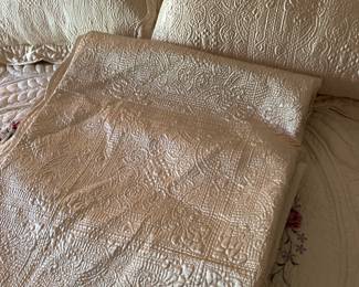 Brocade Queen Duvet with Shams