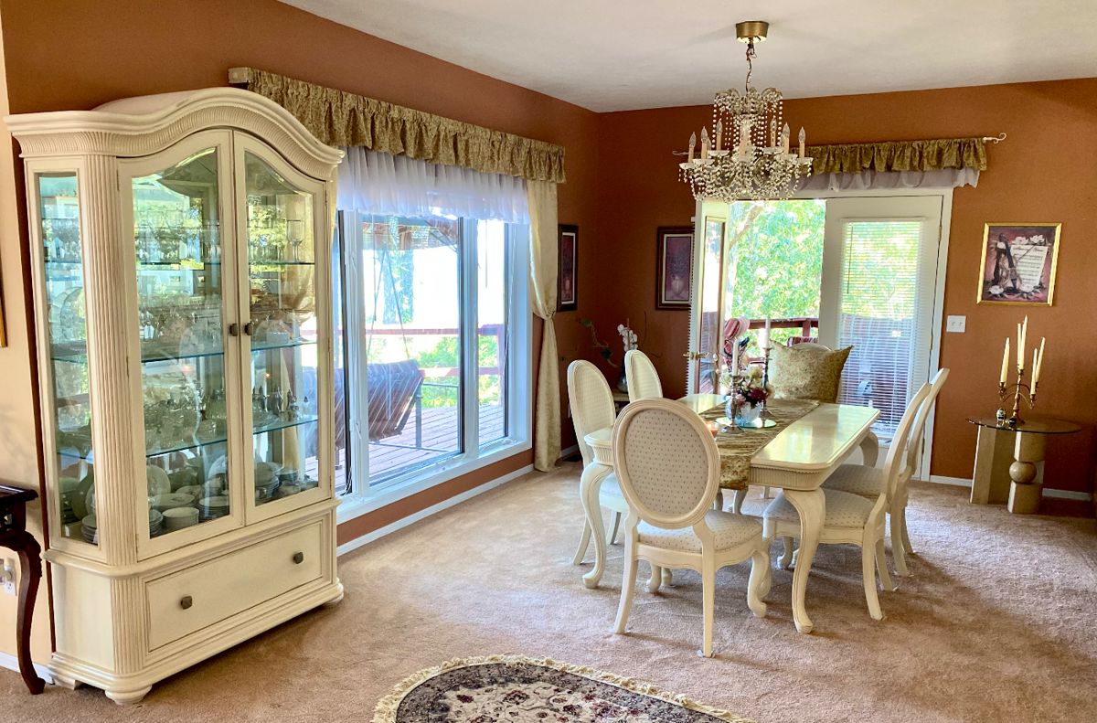 HUGE Lake Home Estate Sale Furniture Dining... starts on 9/21/2023