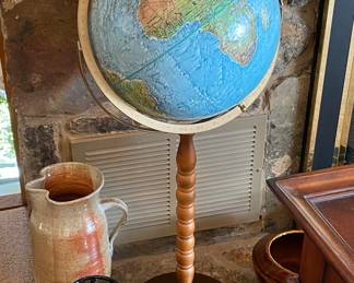 Very Nice Vintage Globe & Art Pottery Vases