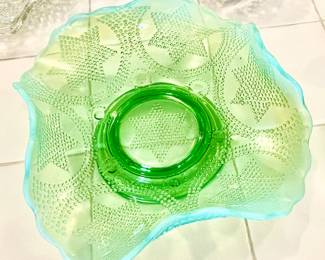EXCELLENT Antique Rare Star pattern Green Opalescent Ruffled bowl