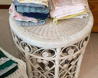 Vintage Nice Wicker table