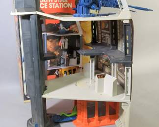Kenner 1977 Death Star Space Station, Contents Include Working Elevator, Exploding Laser Cannon, Trash Compactor With Moving Wall, Alien Trash Monster, Opening Light Bridge, Trap Door, And Rope Swing