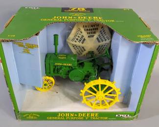 ERTl John Deere 1/16 Scale Die Cast General Purpose 'P' Tractor