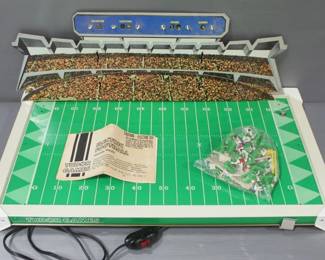 Vintage Tudor Games Electric Football Game