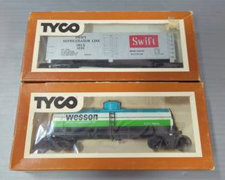 Vintage Tyco And Lionel Train Cars, Includes Refrigerator Car, Tank Cars, Flat Cars And More