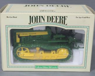 Ertl Diecast John Deere 1:16 Scale 430 Crawler Collector Edition #5941DA In Original Box