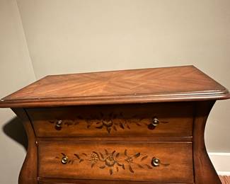 Side table/chest. Has a matching piece.

Online only sale for furniture opens Thursday/October 5

For pricing information:
•Text only to 615-854-8535
•Send a photo of the item(s) you are interested in
•In person viewing will be available on Friday/October 6!