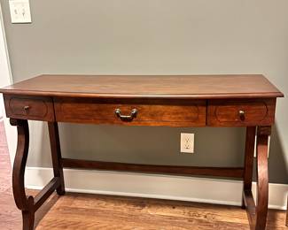 Pier 1 Sofa table 
Online only sale for furniture opens Thursday/October 5
For pricing information:
•Text only to 615-854-8535
•Send a photo of the item(s) you are interested in
•In person viewing will be available on Friday/October 6!