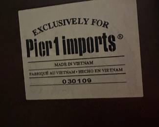 Pier 1 Sofa table 
Online only sale for furniture opens Thursday/October 5
For pricing information:
•Text only to 615-854-8535
•Send a photo of the item(s) you are interested in
•In person viewing will be available on Friday/October 6!