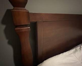 Solid wood bed 

Online only sale for furniture opens Thursday/October 5

For pricing information:
•Text only to 615-854-8535
•Send a photo of the item(s) you are interested in
•In person viewing will be available on Friday/October 6!
