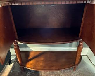 2-door half oval side table

Online only sale for furniture opens Thursday/October 5

For pricing information:
•Text only to 615-854-8535
•Send a photo of the item(s) you are interested in
•In person viewing will be available on Friday/October 6!