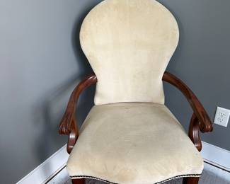 Crushed velvet and wood dining chair

Online only sale for furniture opens Thursday/October 5

For pricing information:
•Text only to 615-854-8535
•Send a photo of the item(s) you are interested in
•In person viewing will be available on Friday/October 6!