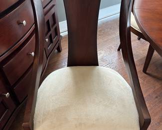 Sloped wood and crushed velvet dining chairs

Online only sale for furniture opens Thursday/October 5

For pricing information:
•Text only to 615-854-8535
•Send a photo of the item(s) you are interested in
•In person viewing will be available on Friday/October 6!