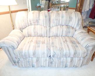 DOUBLE RECLINER LOVESEAT