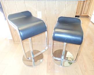 COUNTER STOOLS ADJUSTABLE HEIGHTS