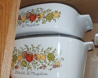PYREX & CORNINGWARE