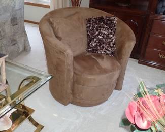 SUEDE ROUND SWIVEL CHAIR