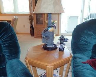 OCT OAK END TABLE - BIRD LAMP