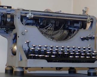 VINTAGE TYPE WRITER