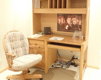 2 - PIECE OAK DESK - OFFICE CHAIR OAK