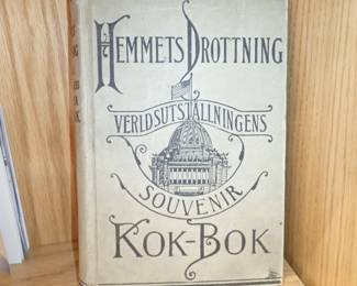 HEMMETS DROTTNING BOOK