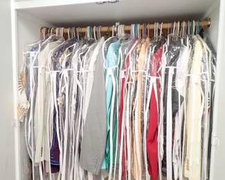 CLOTHING MENS & WOMENS AT LEAST 6 CLOSETS FULL