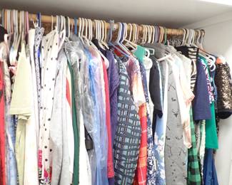CLOTHING MENS & WOMENS AT LEAST 6 CLOSETS FULL