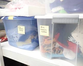 CLOTHING MENS & WOMENS AT LEAST 6 CLOSETS FULL