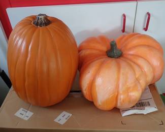 CHRISTMAS DECOR - MANY TUBS TO OPEN