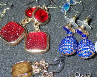 VINTAGE / FASHION JEWELRY - EARRINGS - NECKLACES - PINS - RINGS