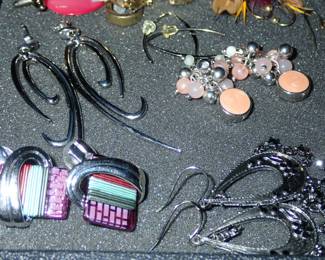 VINTAGE / FASHION JEWELRY - EARRINGS - NECKLACES - PINS - RINGS