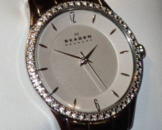 VINTAGE / FASHION JEWELRY - EARRINGS - NECKLACES - PINS - RINGS - WATCHES