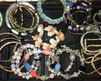 VINTAGE / FASHION JEWELRY - EARRINGS - NECKLACES - PINS - RINGS