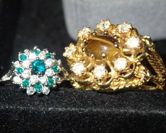 VINTAGE / FASHION JEWELRY - EARRINGS - NECKLACES - PINS - RINGS