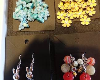 VINTAGE / FASHION JEWELRY - EARRINGS - NECKLACES - PINS - RINGS