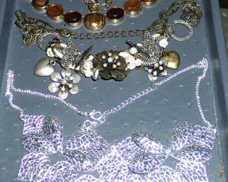 VINTAGE / FASHION JEWELRY - EARRINGS - NECKLACES - PINS - RINGS