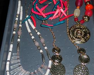 VINTAGE / FASHION JEWELRY - EARRINGS - NECKLACES - PINS - RINGS