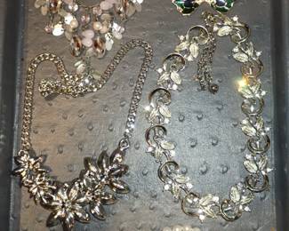 VINTAGE / FASHION JEWELRY - EARRINGS - NECKLACES - PINS - RINGS