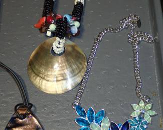 VINTAGE / FASHION JEWELRY - EARRINGS - NECKLACES - PINS - RINGS