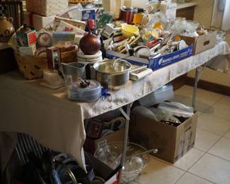 Household and kitchen items