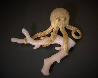 Vintage gold tone octopus and pink coral brooch 