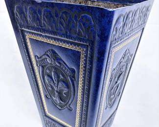 Italian folding waste basket