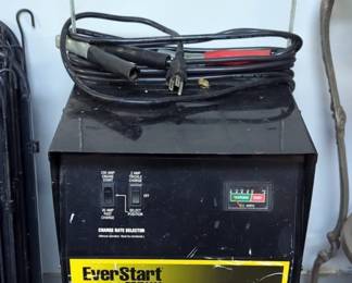 Ever Start Maxx Starter 200 Wheeled Battery Charger, Powers On