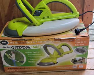 Garden Groom - 3 in 1 cut. shred, collect
