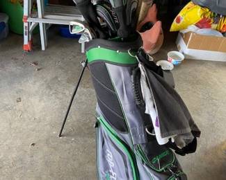 Set of Top Flite Golf Clubs, w/bag