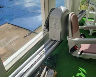 Acorn stair lift system 