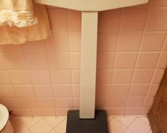 Doctor's Scale (350lb Capacity)