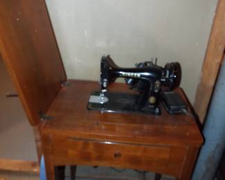 Singer Sewing Machine