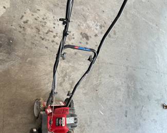 Lawn edger - Troy-Bilt 4-cycle JumpStart TB516EC